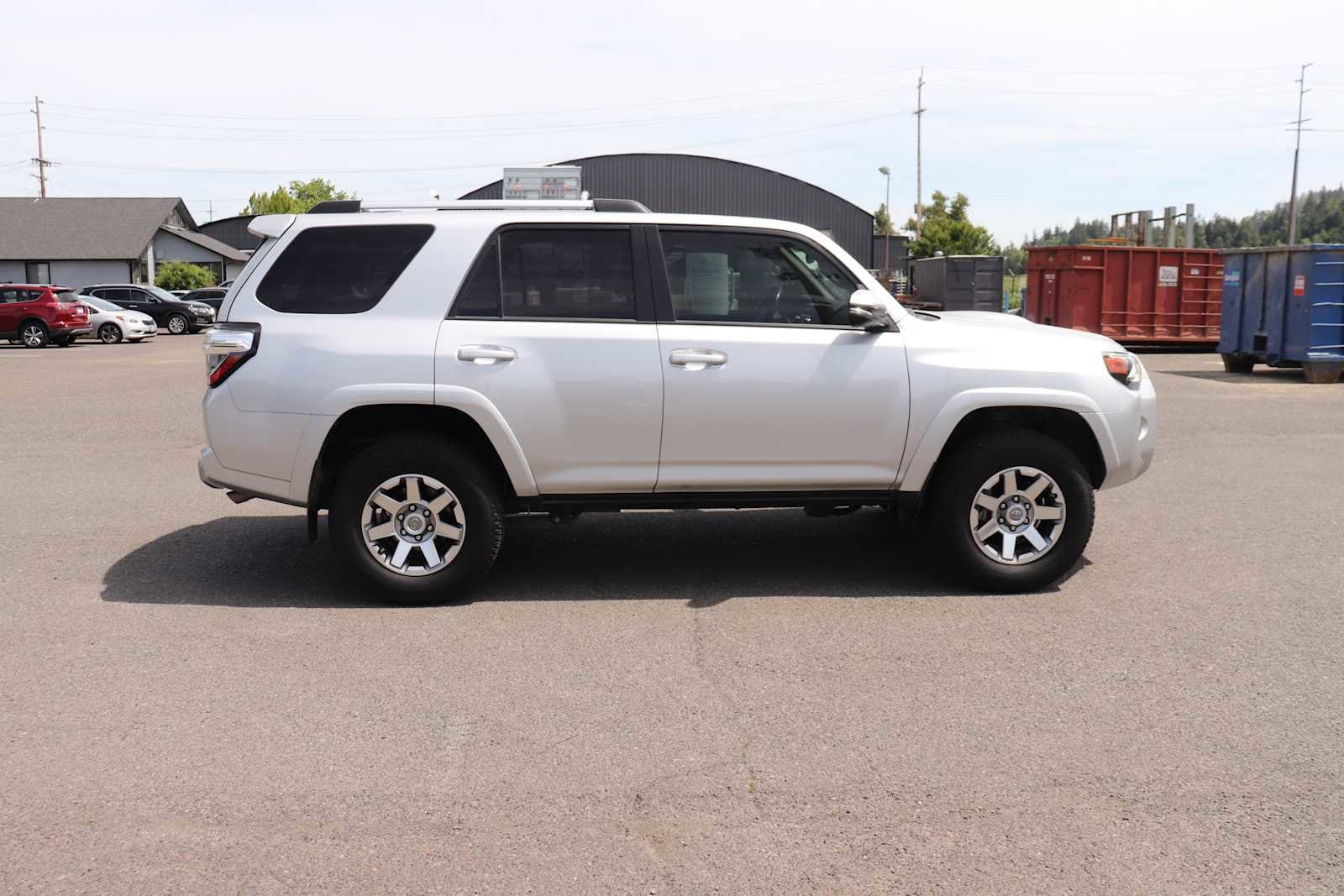 Thumbnail: 2016 Toyota 4Runner - 4