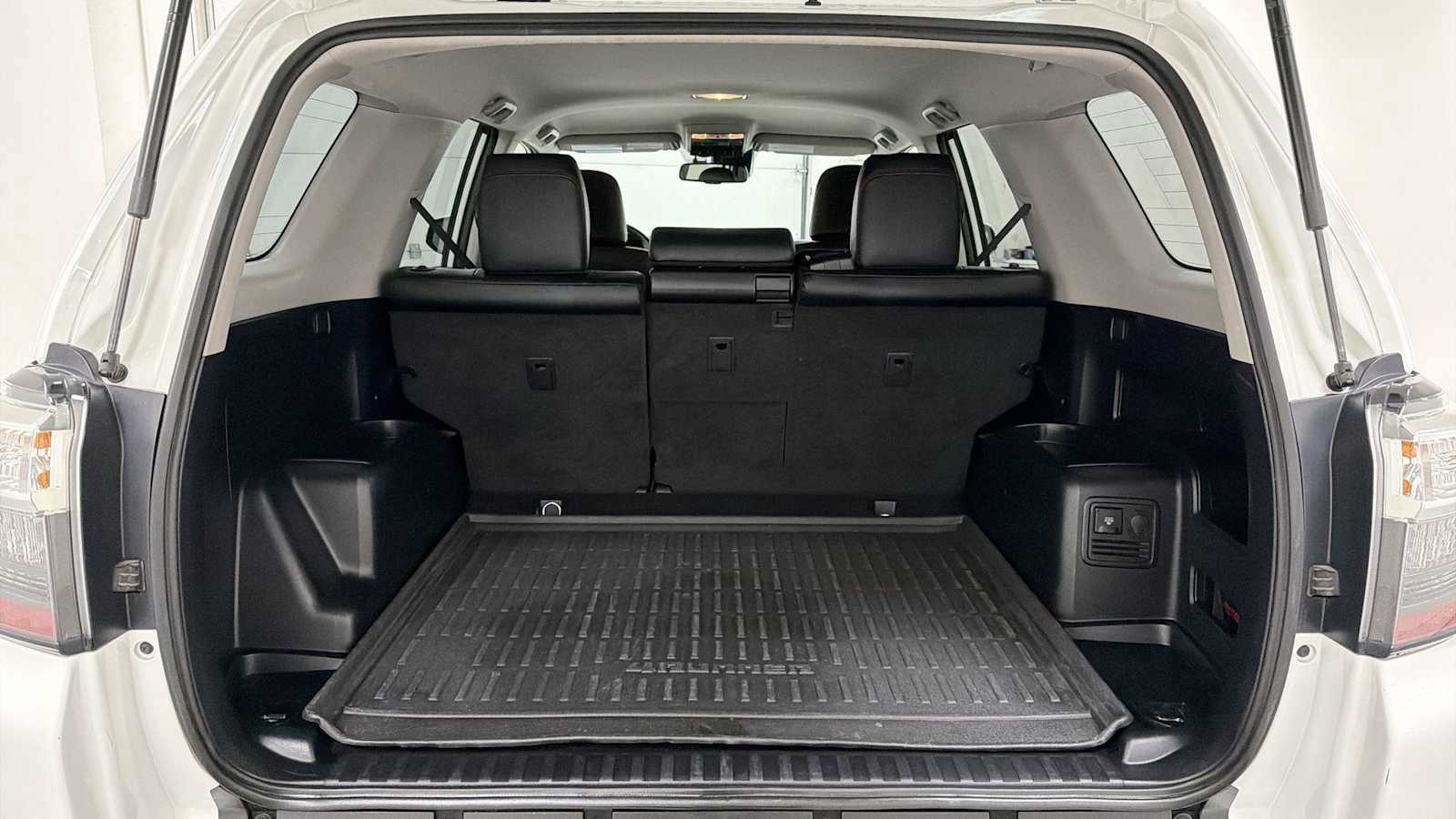 Thumbnail: 2022 Toyota 4Runner - 27