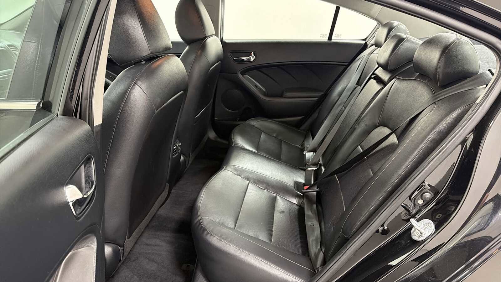 Thumbnail: 2017 Kia Forte - 24