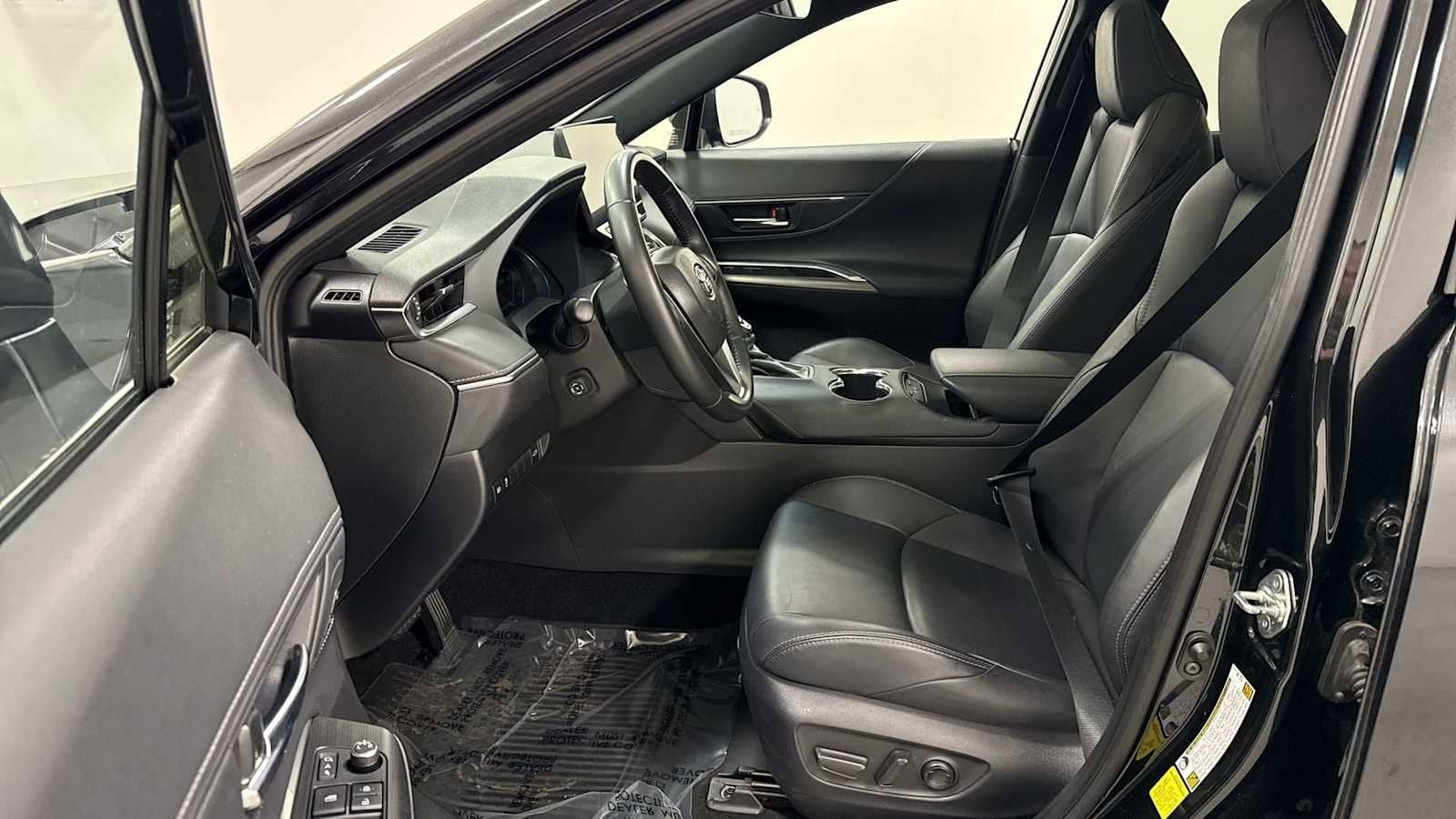 Thumbnail: 2023 Toyota Venza - 13