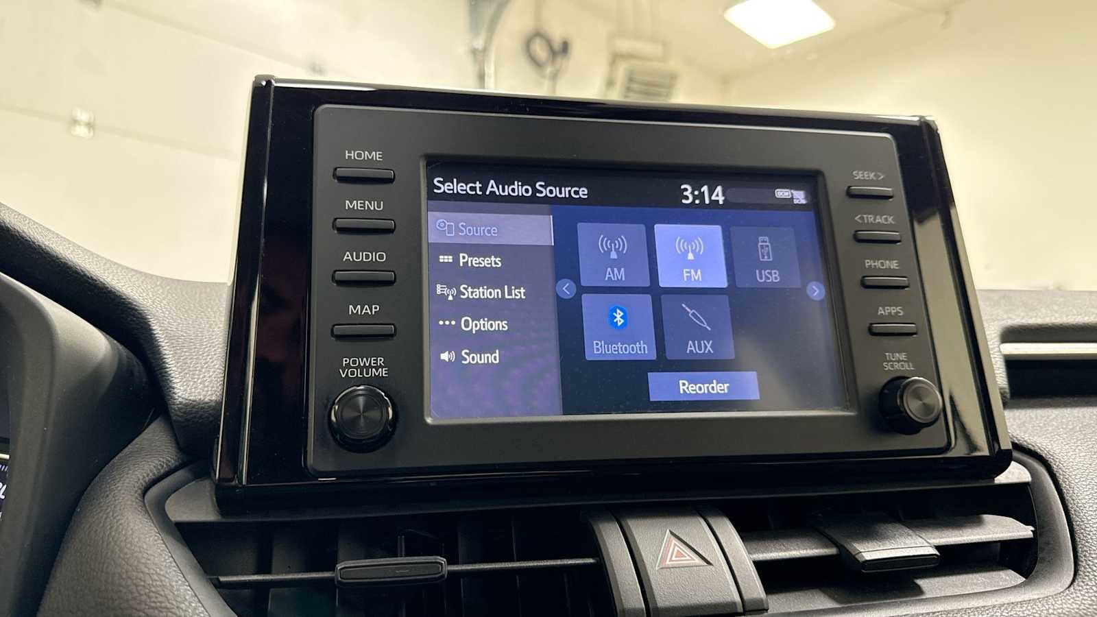 Thumbnail: 2019 Toyota RAV4 - 18