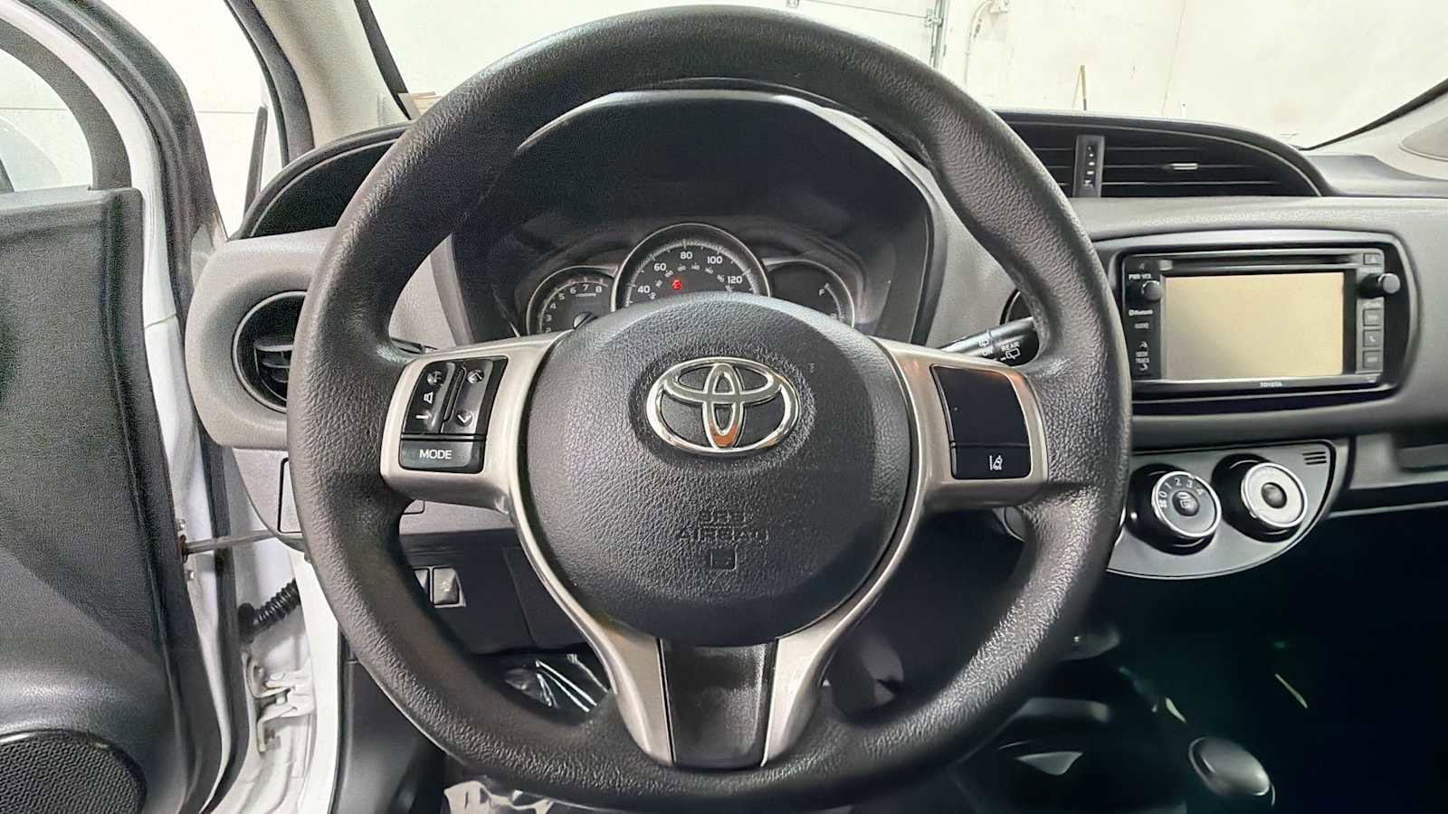 Thumbnail: 2017 Toyota Yaris - 16