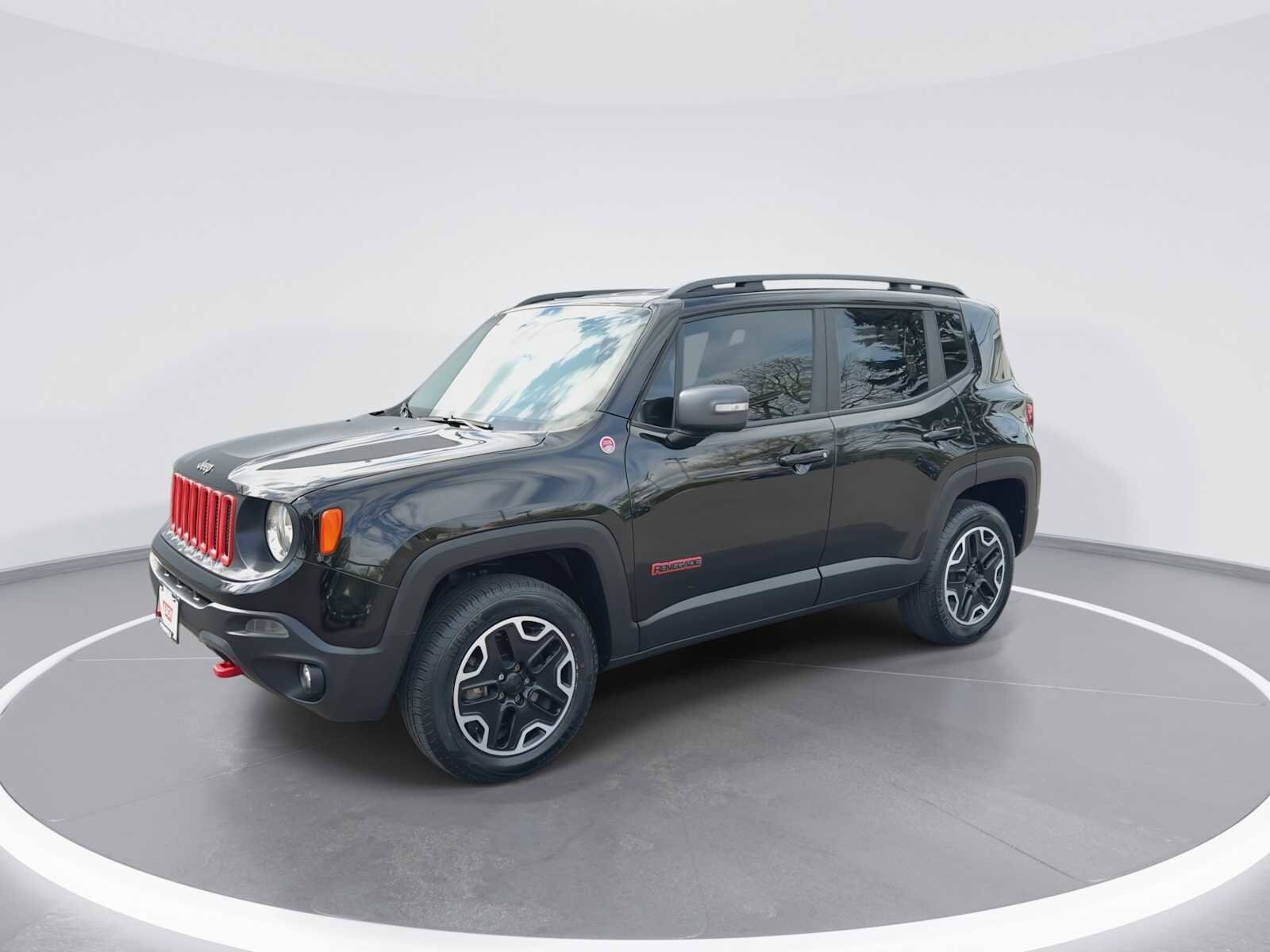 Thumbnail: 2015 Jeep Renegade - 3