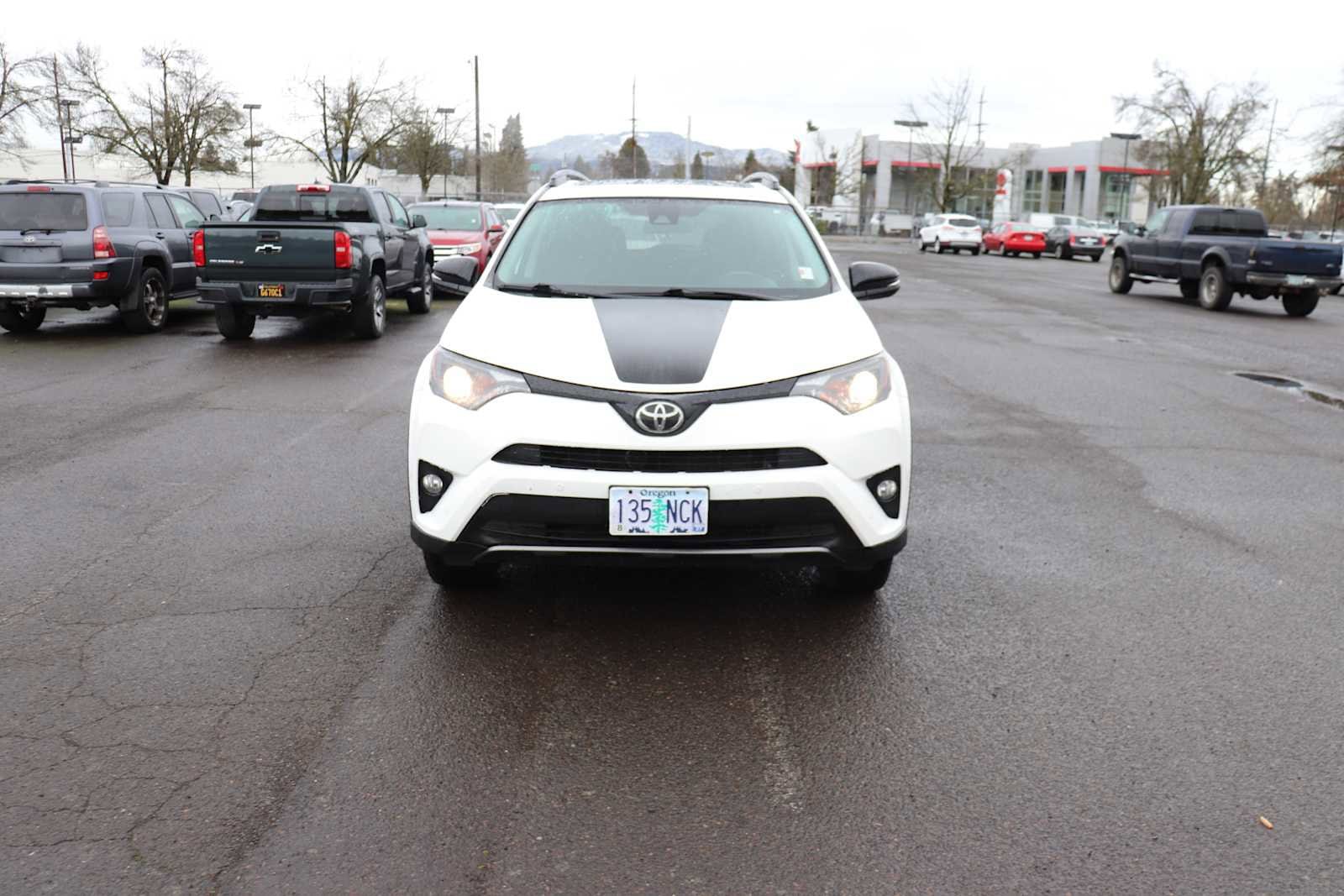Thumbnail: 2018 Toyota RAV4 - 2