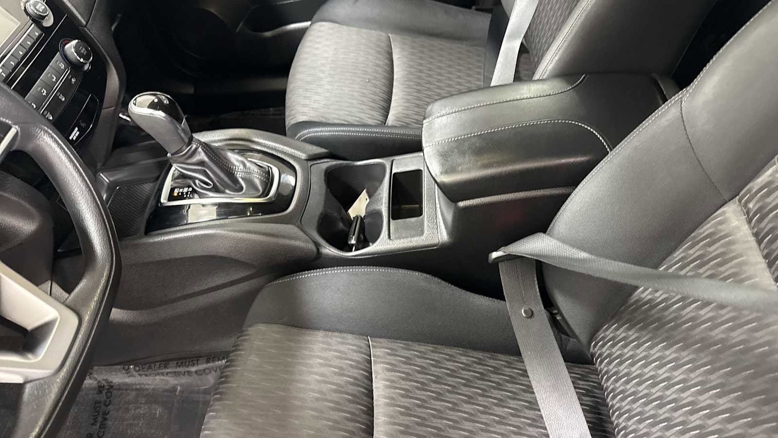 Thumbnail: 2017 Nissan Rogue - 22