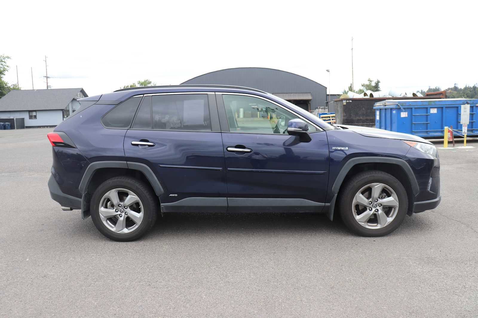 Thumbnail: 2019 Toyota RAV4 - 4