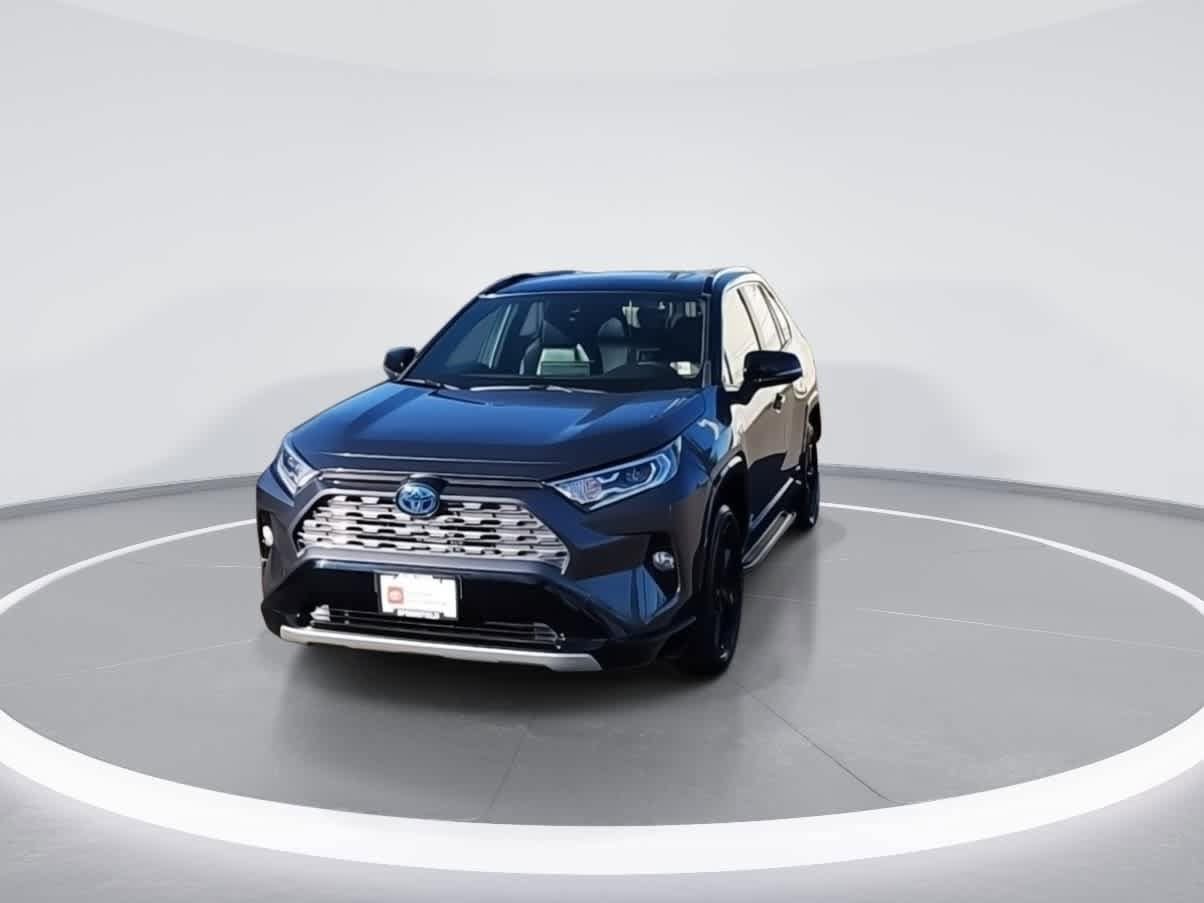 Thumbnail: 2020 Toyota RAV4 - 3