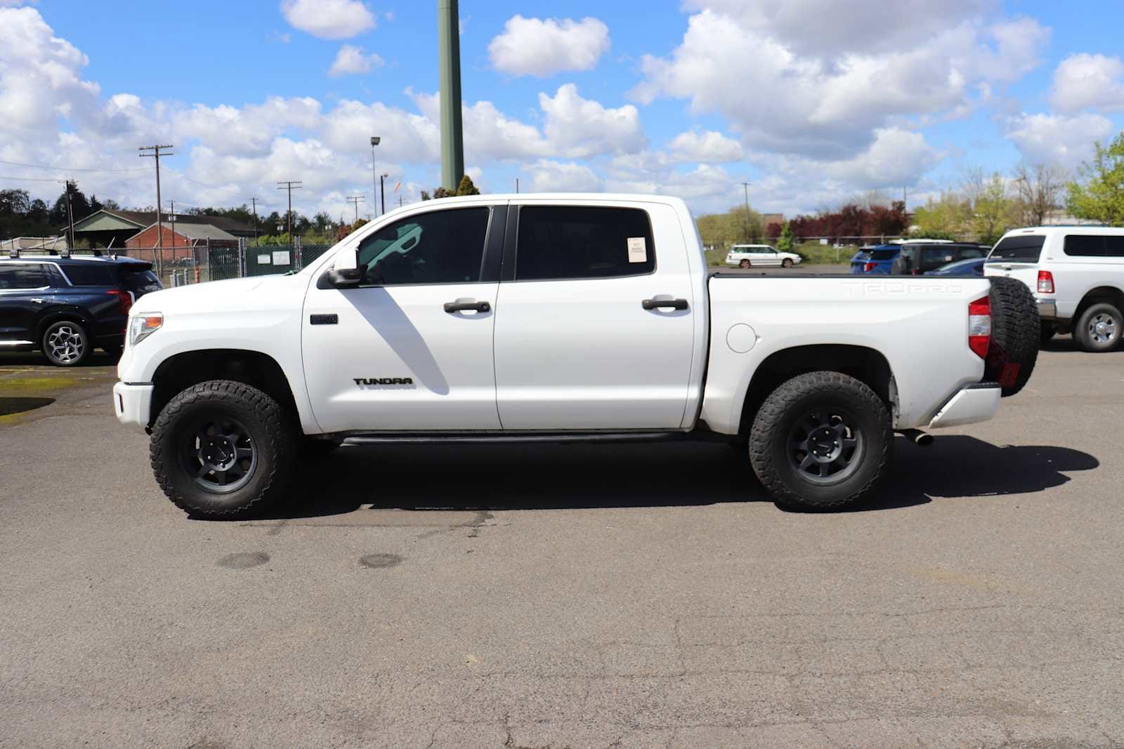 Thumbnail: 2017 Toyota Tundra - 8