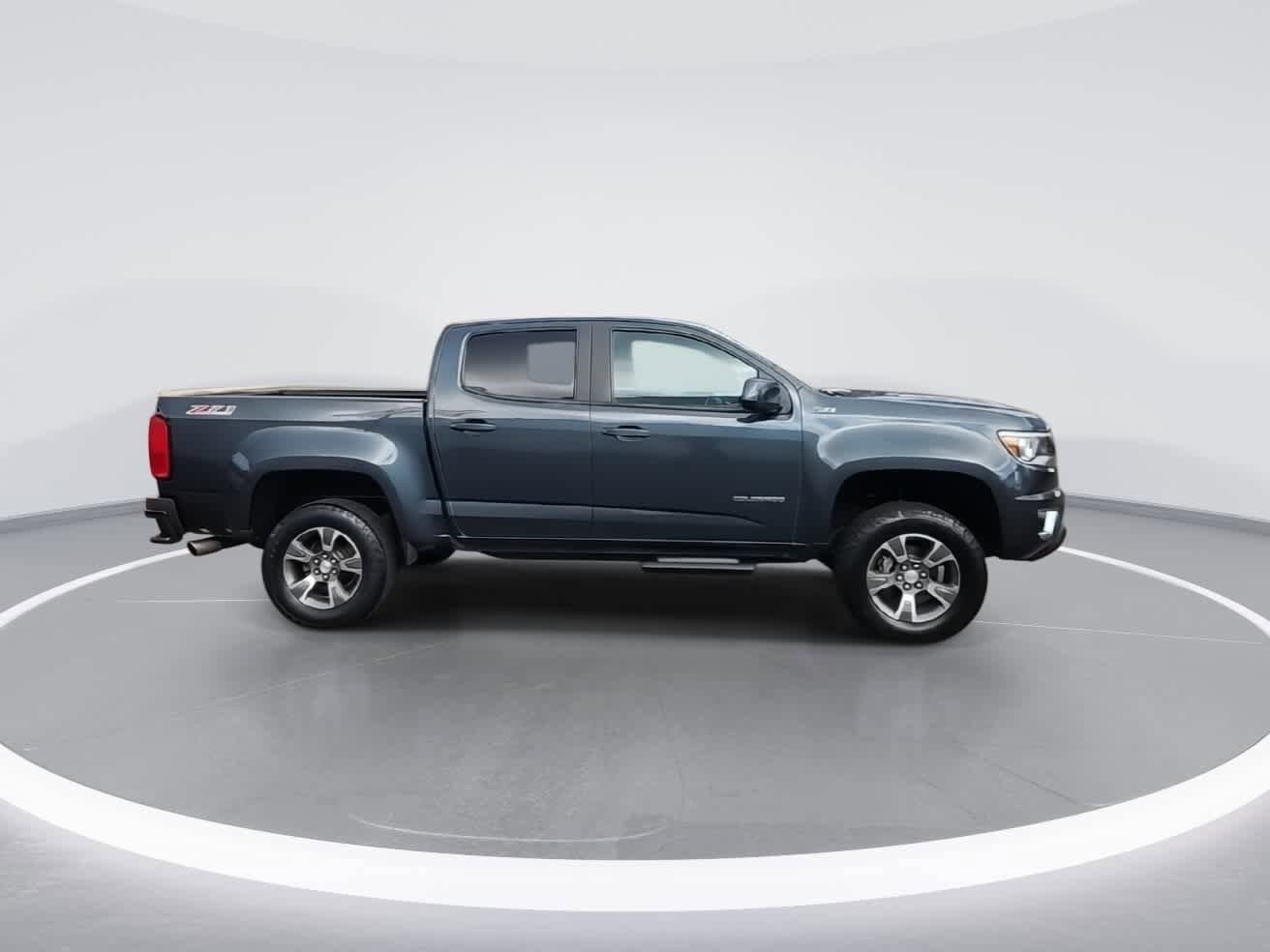 Thumbnail: 2017 Chevrolet Colorado - 9
