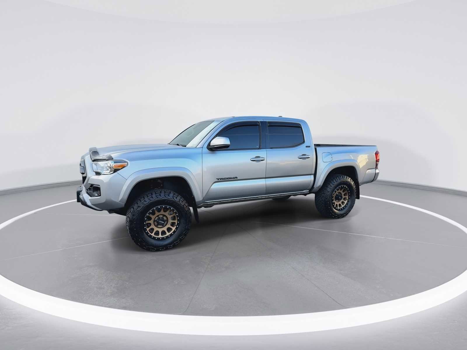 Thumbnail: 2019 Toyota Tacoma - 4