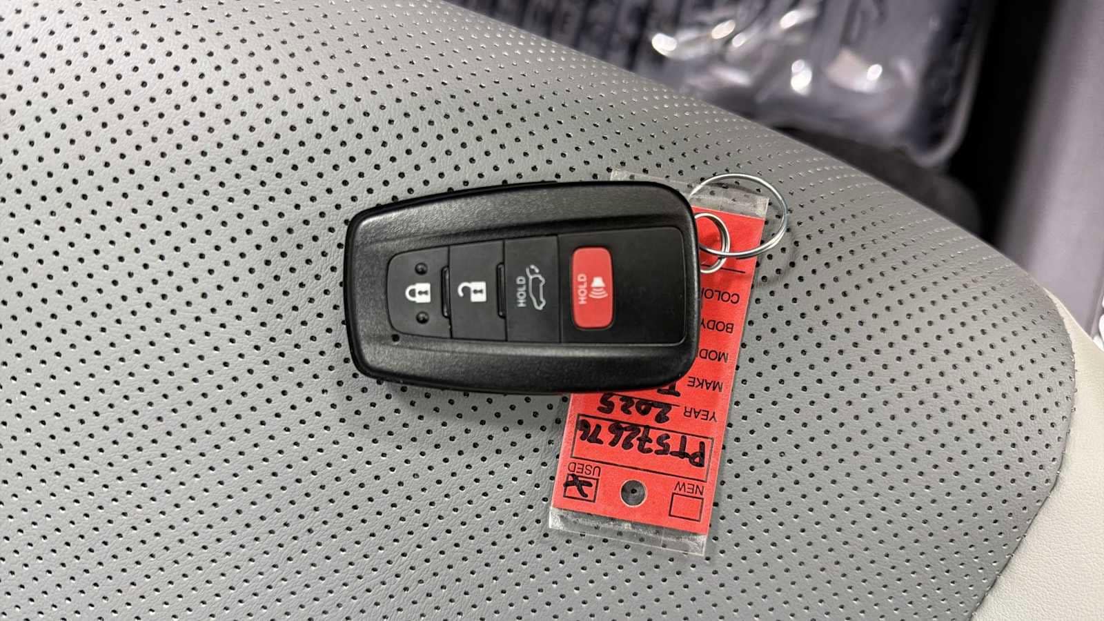 Thumbnail: 2025 Toyota RAV4 - 32