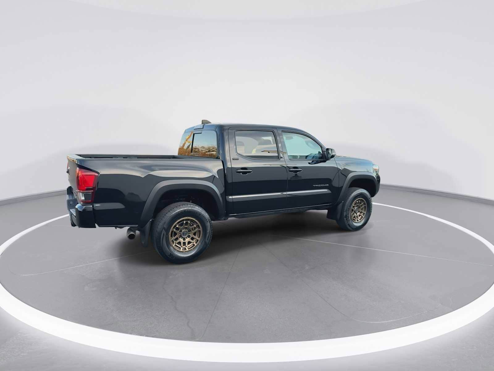 Thumbnail: 2022 Toyota Tacoma - 8