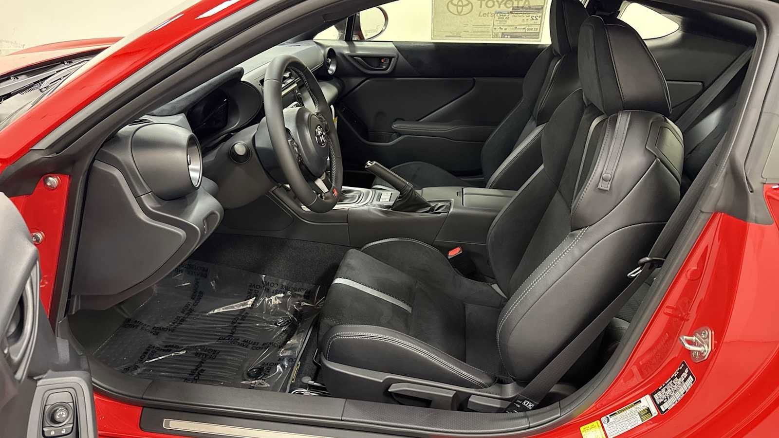 Thumbnail: 2025 Toyota GR86 - 13