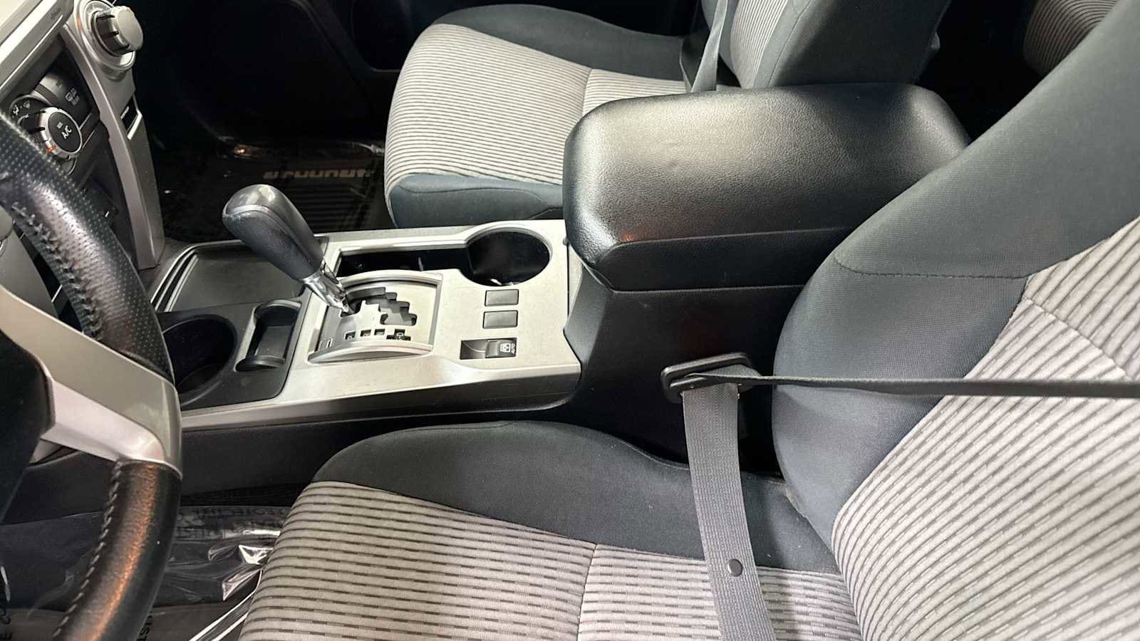 Thumbnail: 2016 Toyota 4Runner - 23
