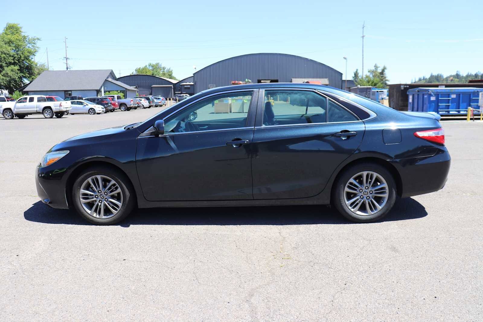 Thumbnail: 2016 Toyota Camry - 8