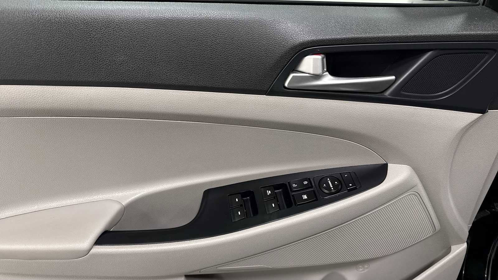 Thumbnail: 2021 Hyundai Tucson - 15