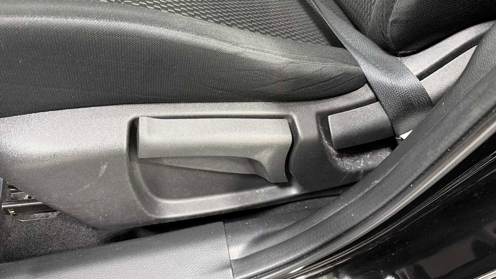 Thumbnail: 2022 Nissan Rogue Sport - 14