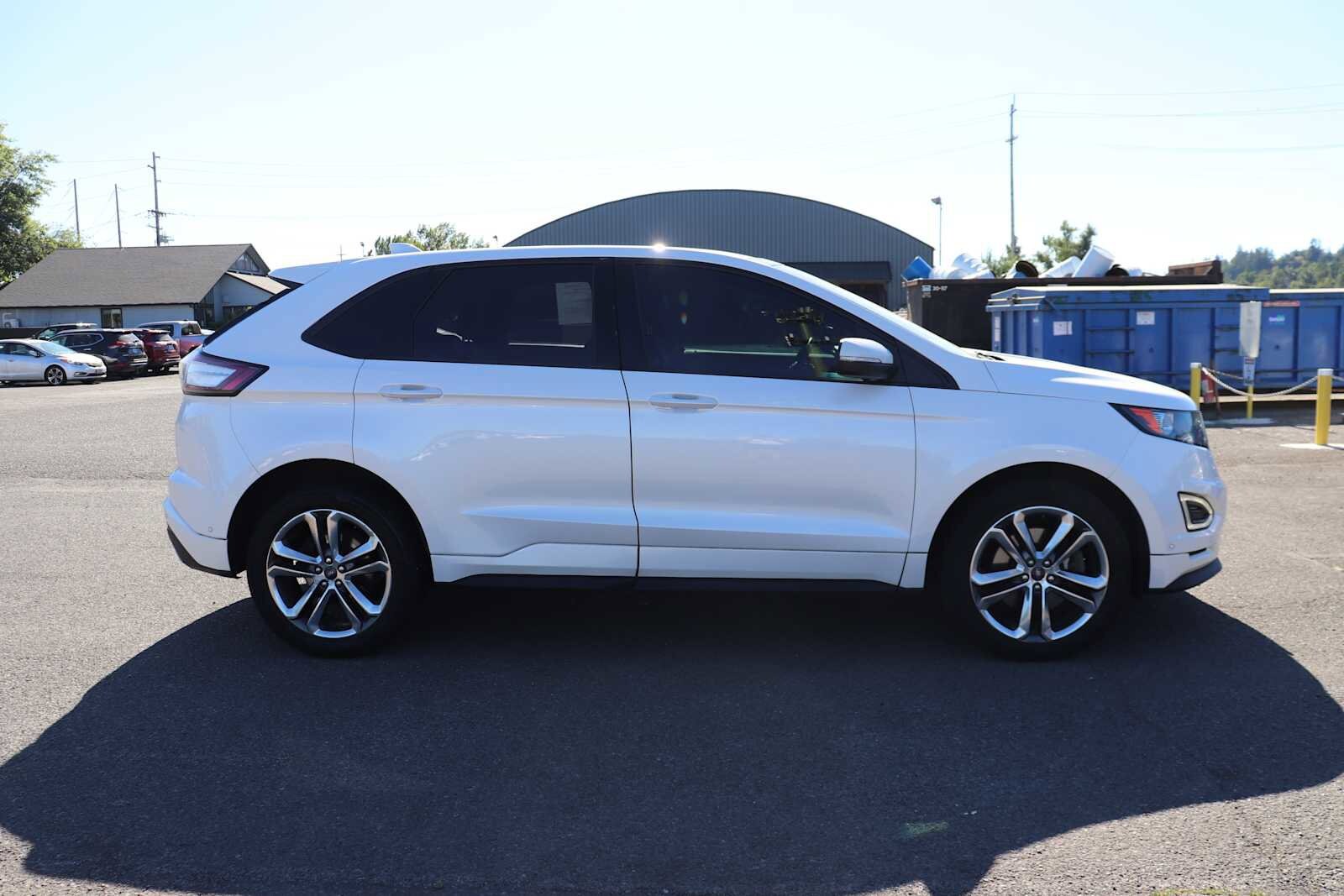2015 Ford Edge Sport photo 4