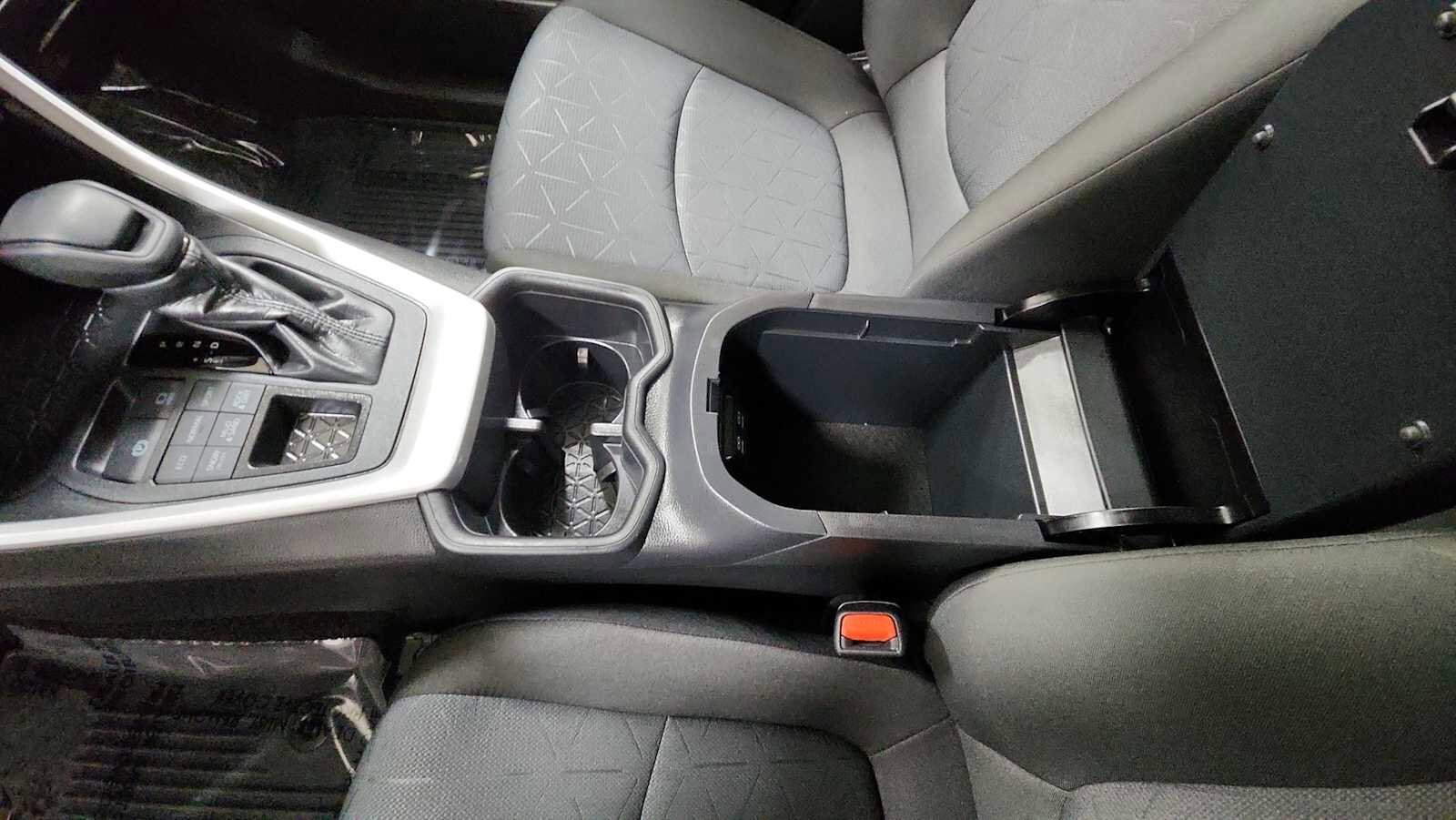 Thumbnail: 2025 Toyota RAV4 - 23