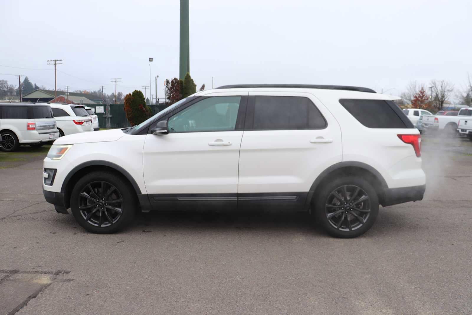 Thumbnail: 2017 Ford Explorer - 8