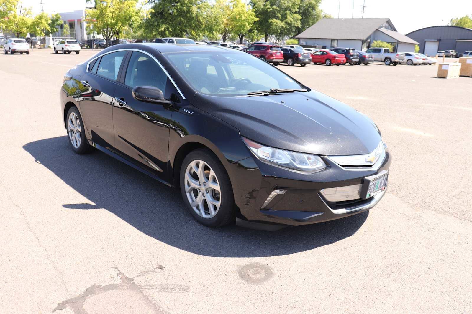 Thumbnail: 2016 Chevrolet Volt - 3