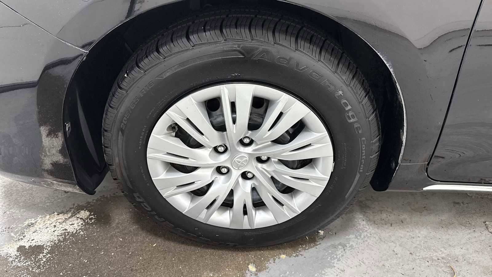 Thumbnail: 2012 Toyota Camry - 10