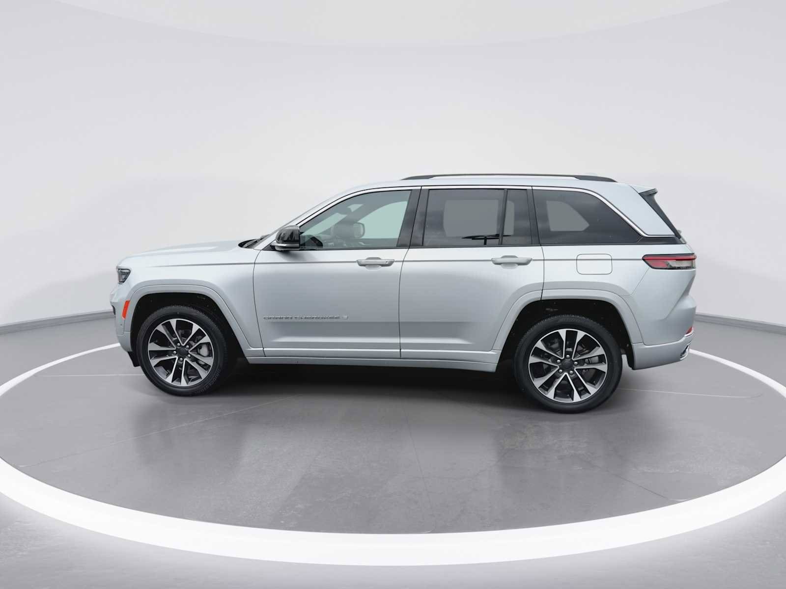 Thumbnail: 2022 Jeep Grand Cherokee - 5
