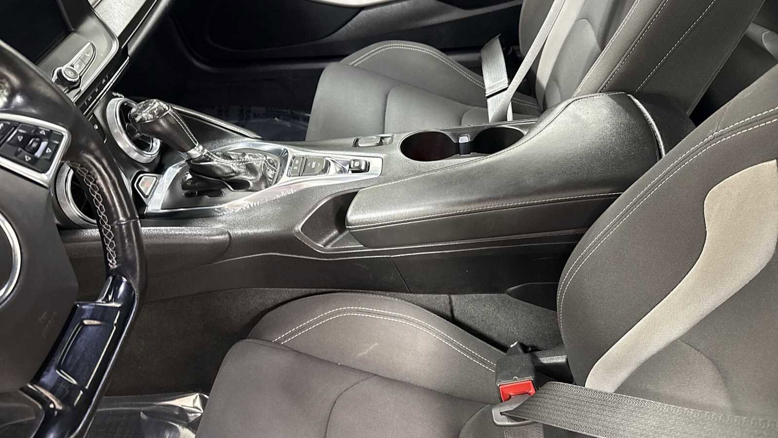 Thumbnail: 2020 Chevrolet Camaro - 23