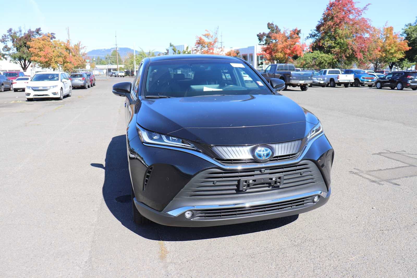 Thumbnail: 2023 Toyota Venza - 3