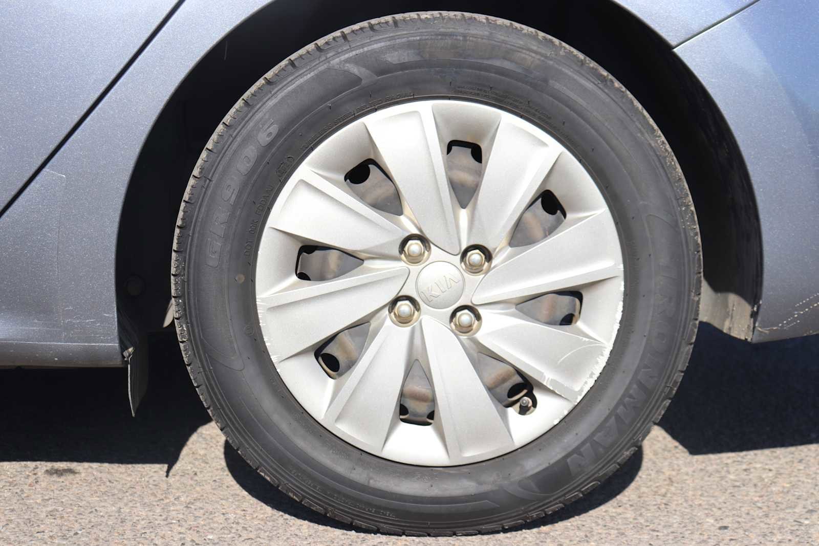 Thumbnail: 2019 Kia Rio - 9