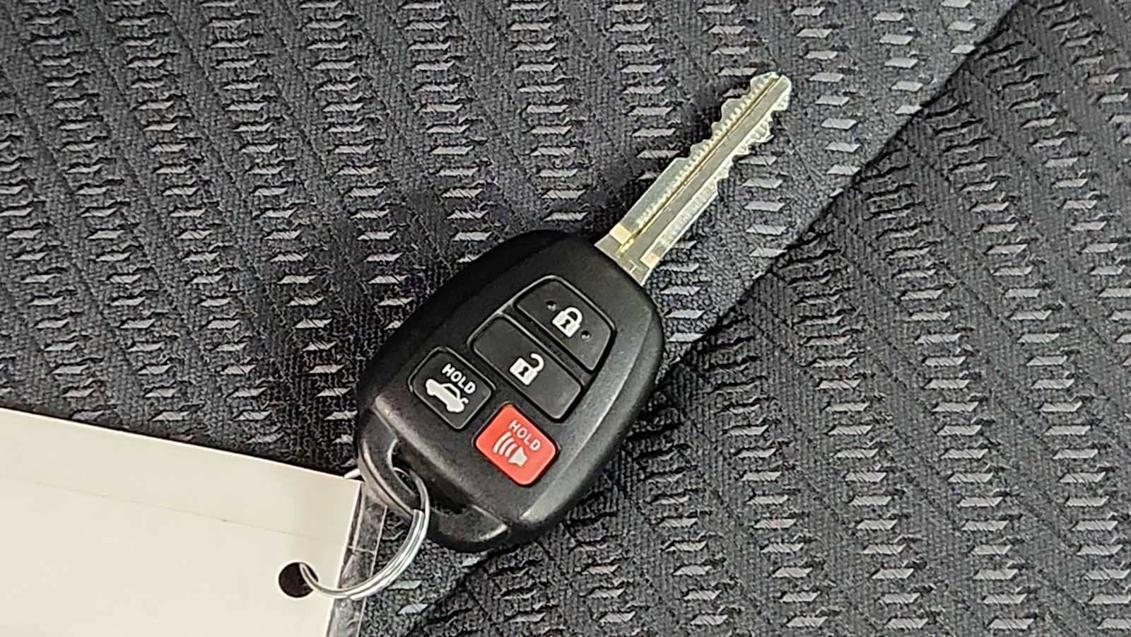 Thumbnail: 2016 Toyota Camry - 30