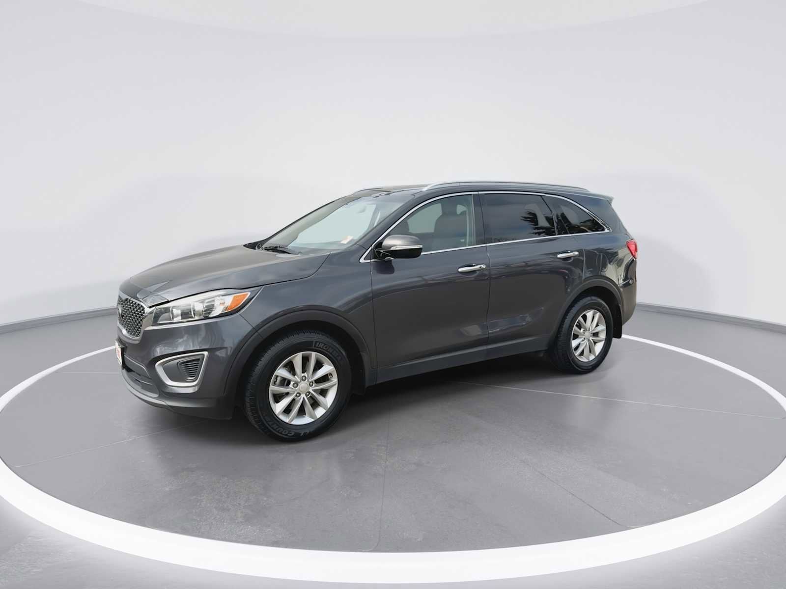 Thumbnail: 2017 Kia Sorento - 4