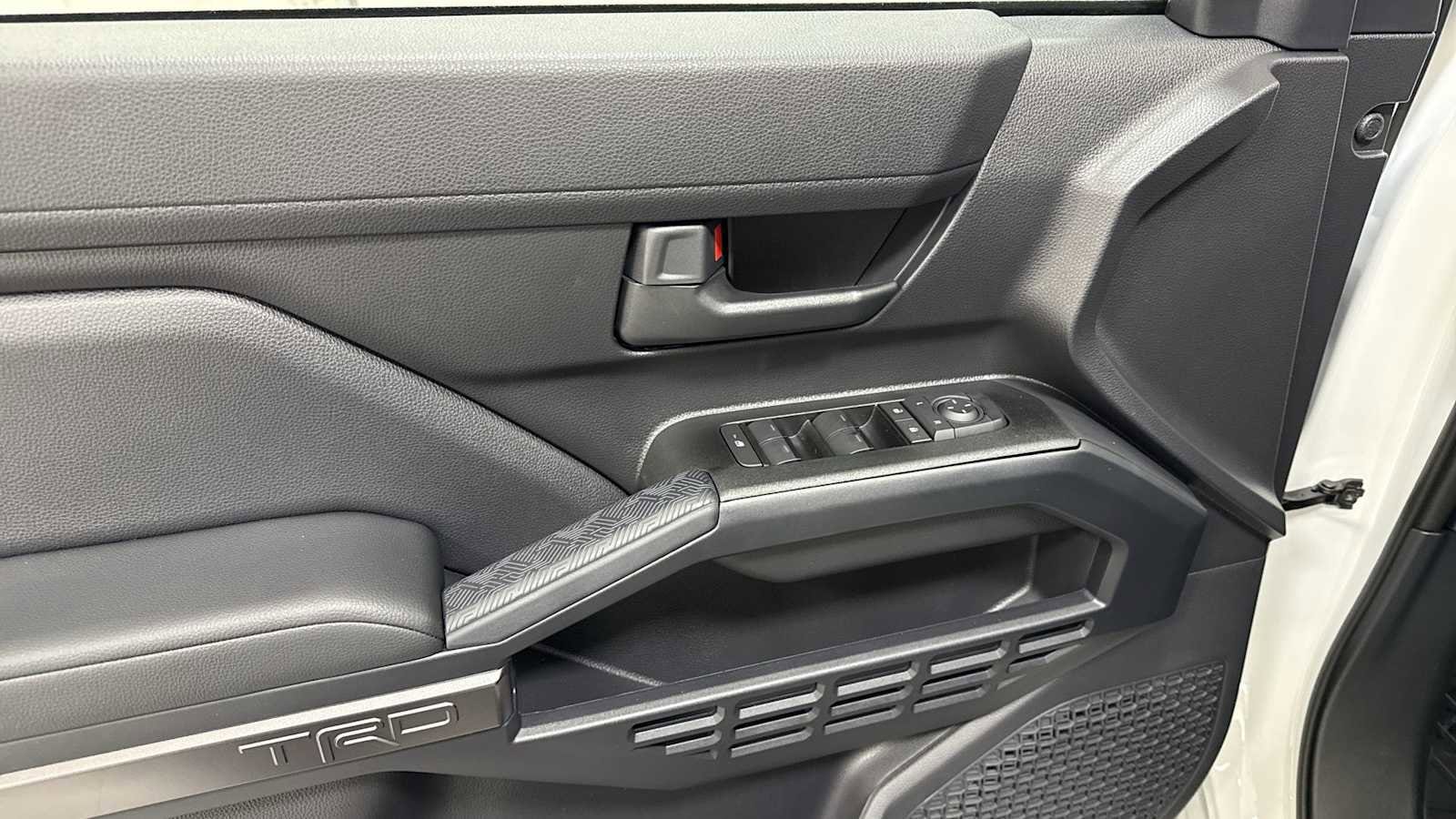 Thumbnail: 2025 Toyota 4Runner - 15