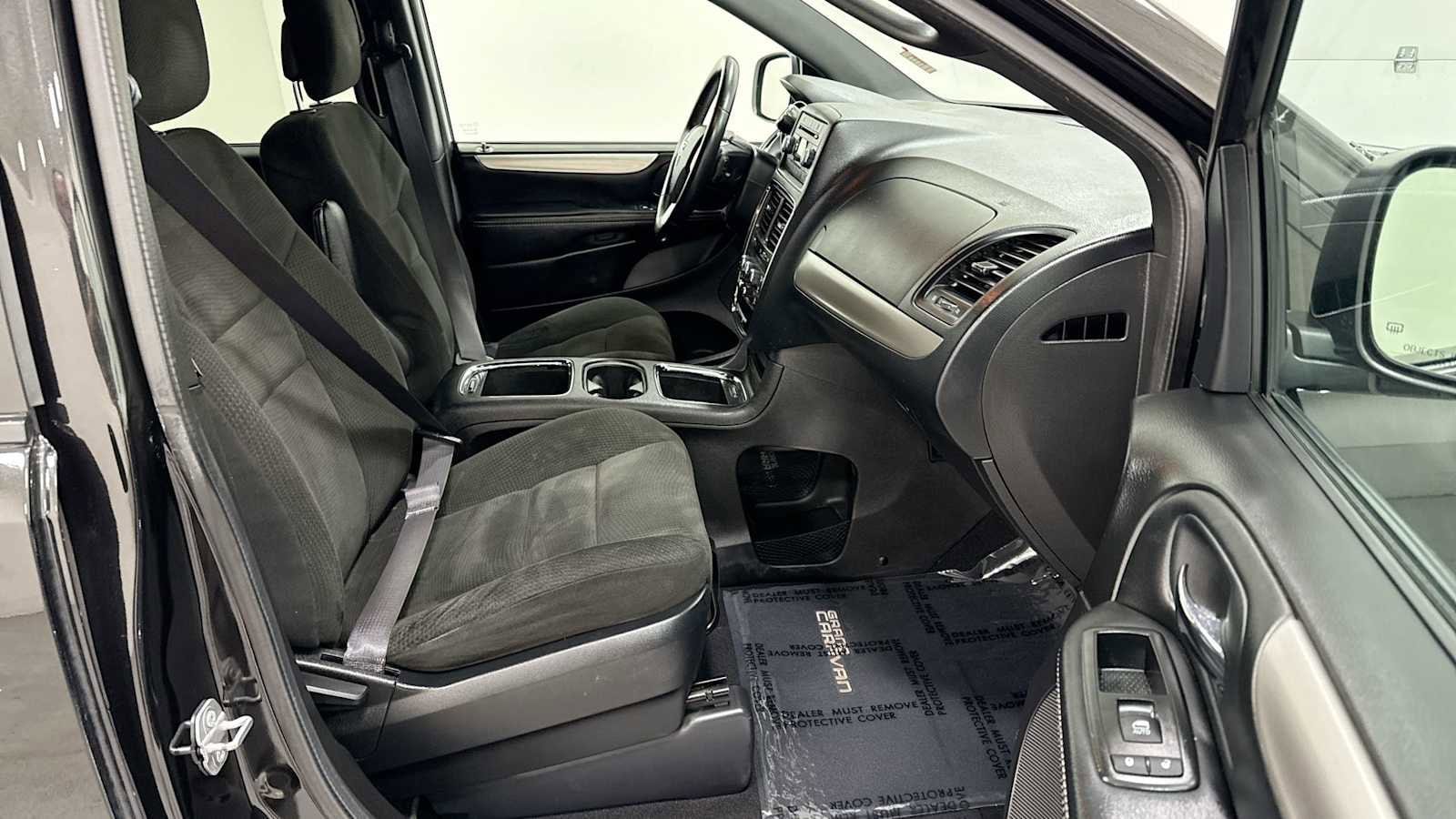 Thumbnail: 2015 Dodge Grand Caravan - 28