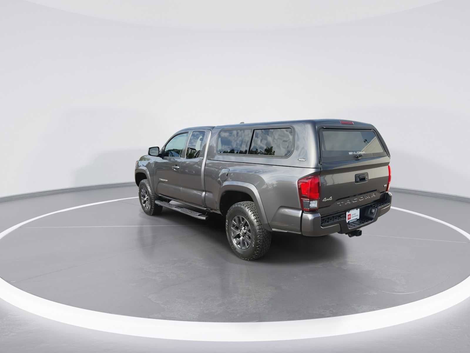 Thumbnail: 2022 Toyota Tacoma - 6