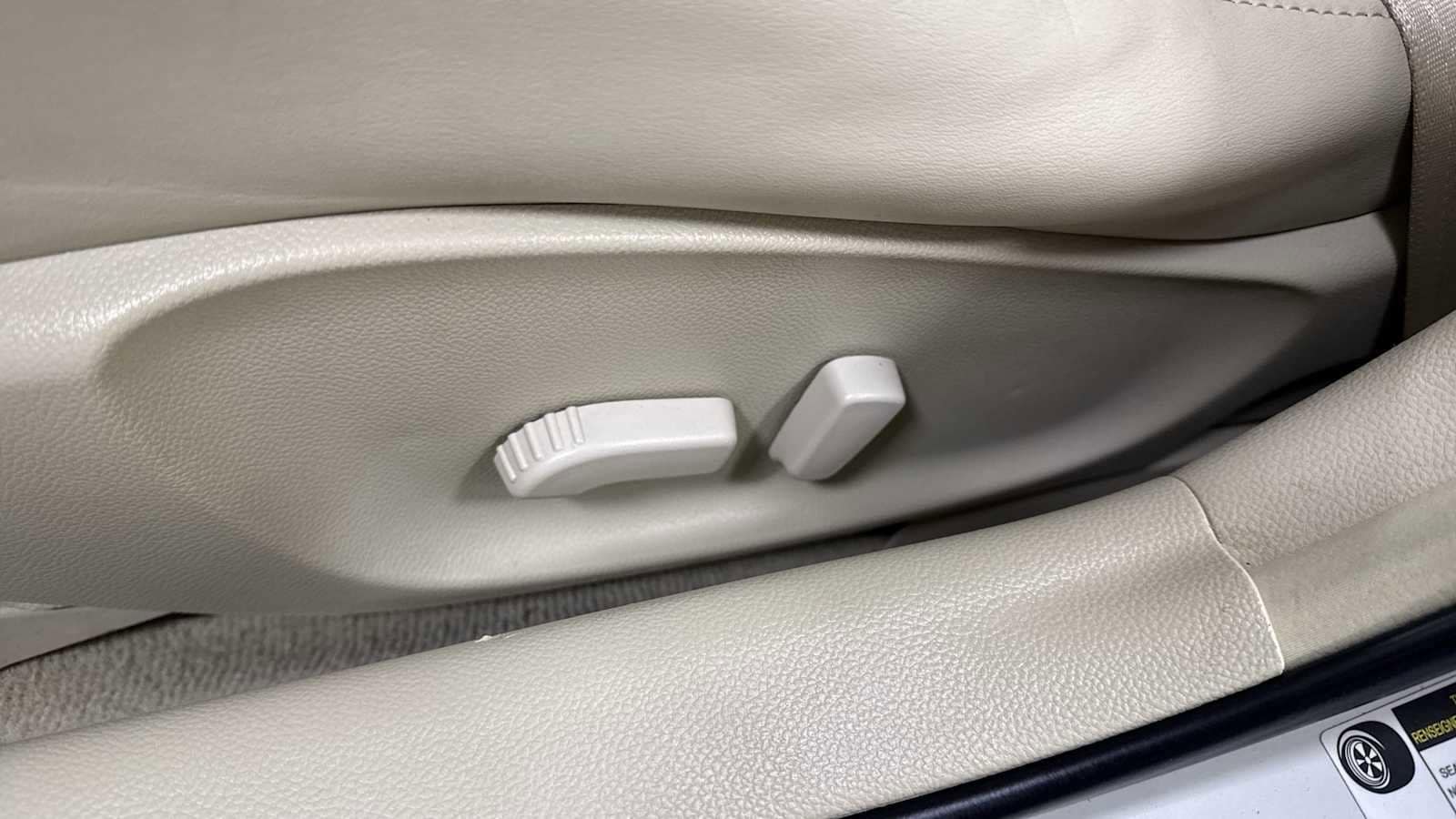 Thumbnail: 2010 INFINITI G37 - 14