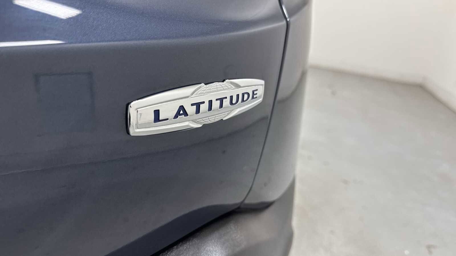 Thumbnail: 2022 Jeep Renegade - 28