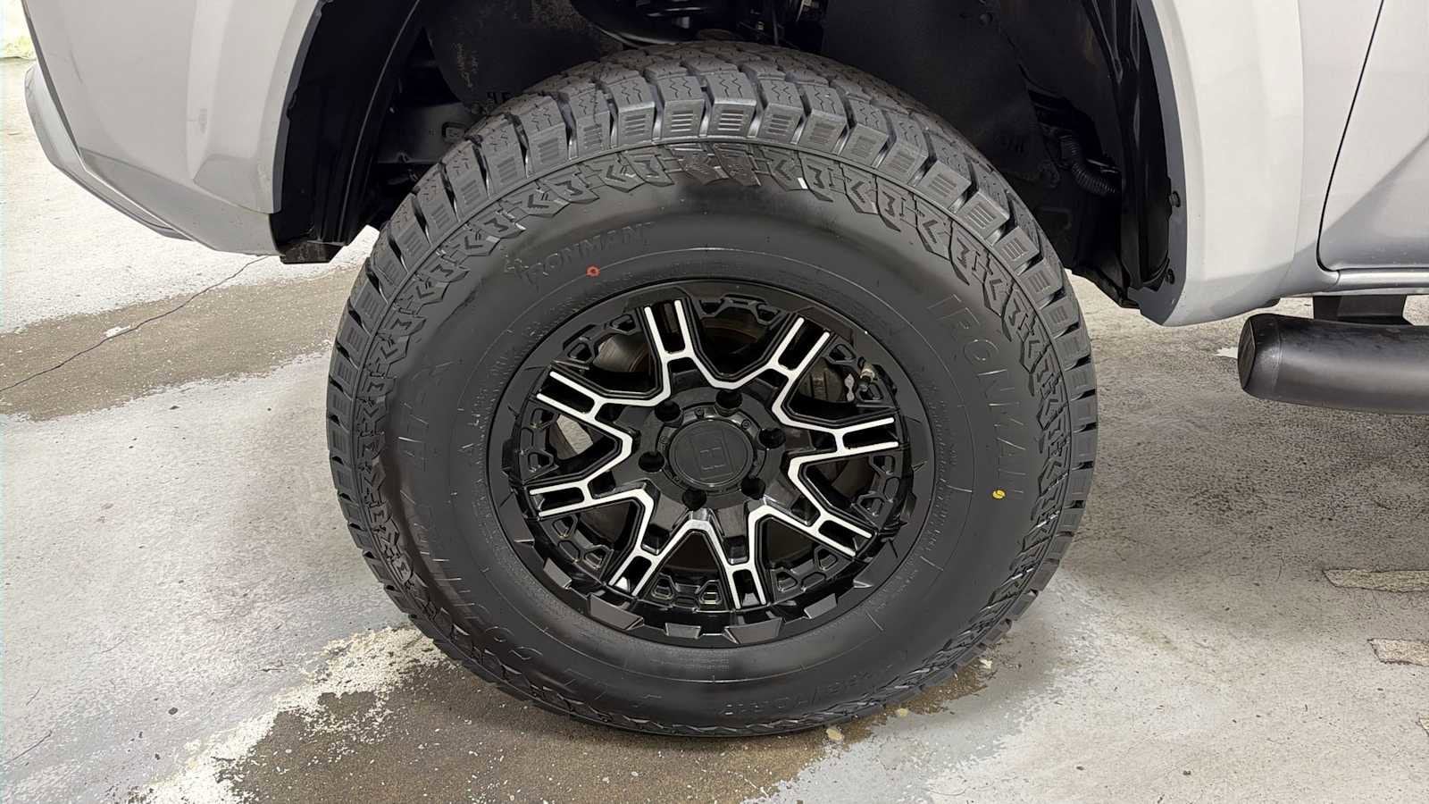 Thumbnail: 2018 Toyota Tacoma - 10