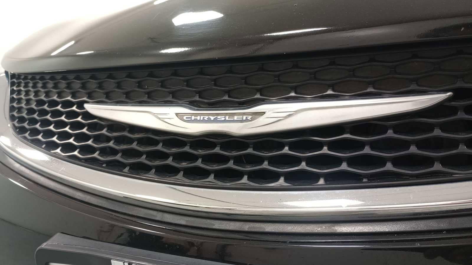 Thumbnail: 2016 Chrysler 200 - 27