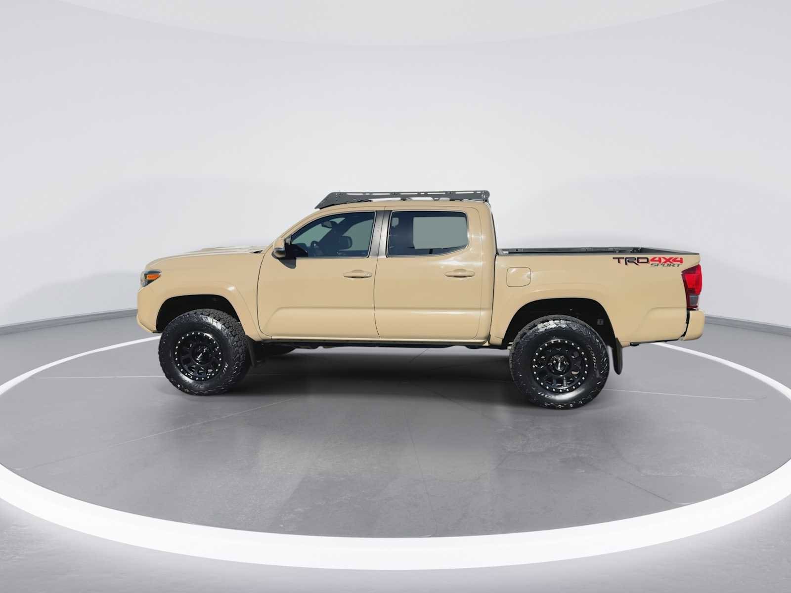Thumbnail: 2017 Toyota Tacoma - 5