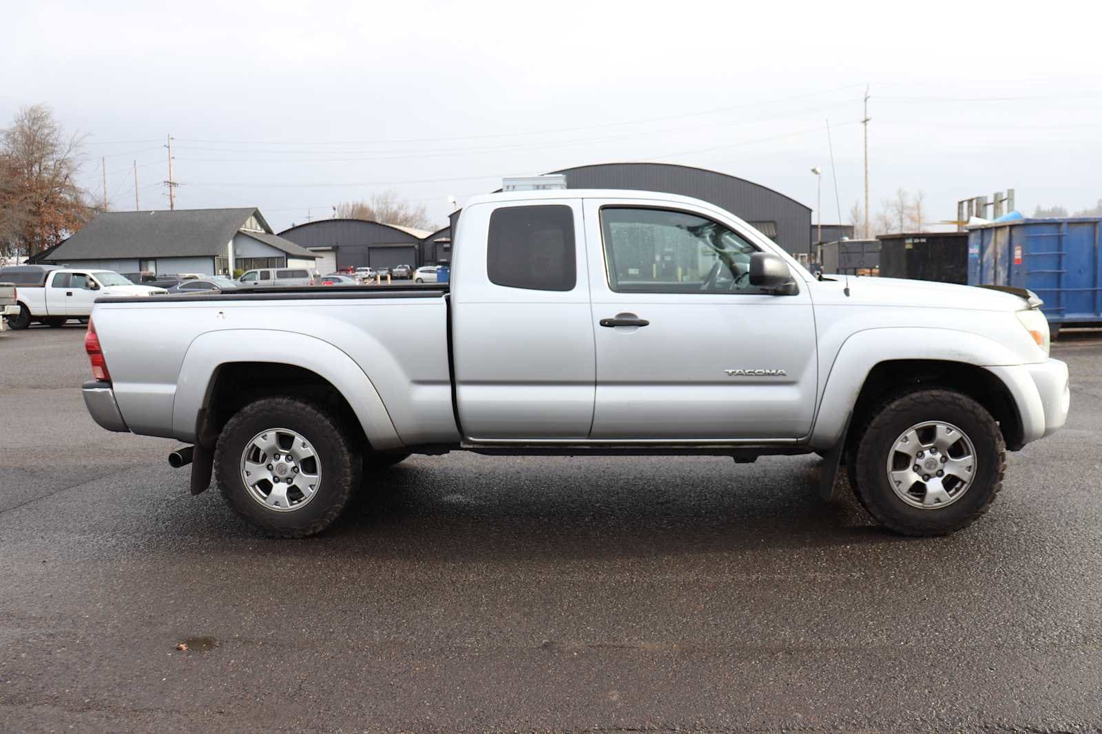 Thumbnail: 2005 Toyota Tacoma - 4