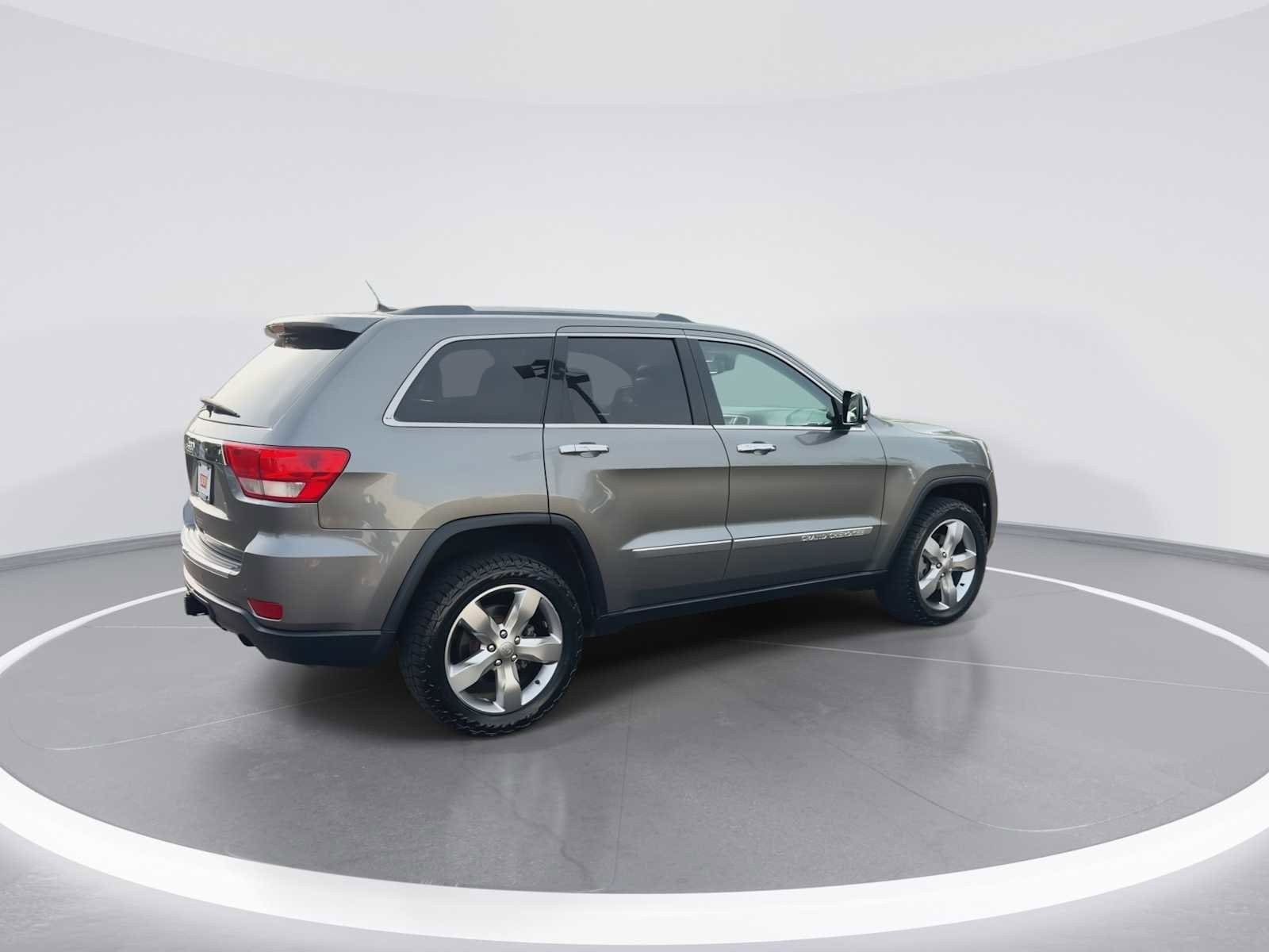 Thumbnail: 2013 Jeep Grand Cherokee - 8