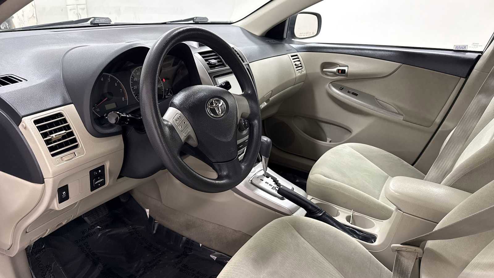 Thumbnail: 2012 Toyota Corolla - 12