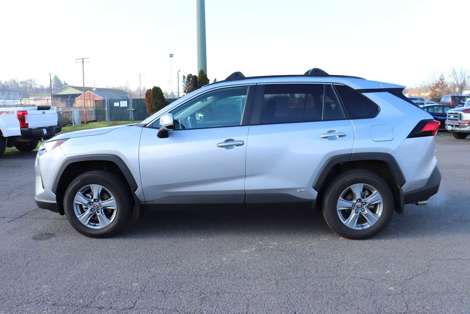 Thumbnail: 2025 Toyota RAV4 - 8