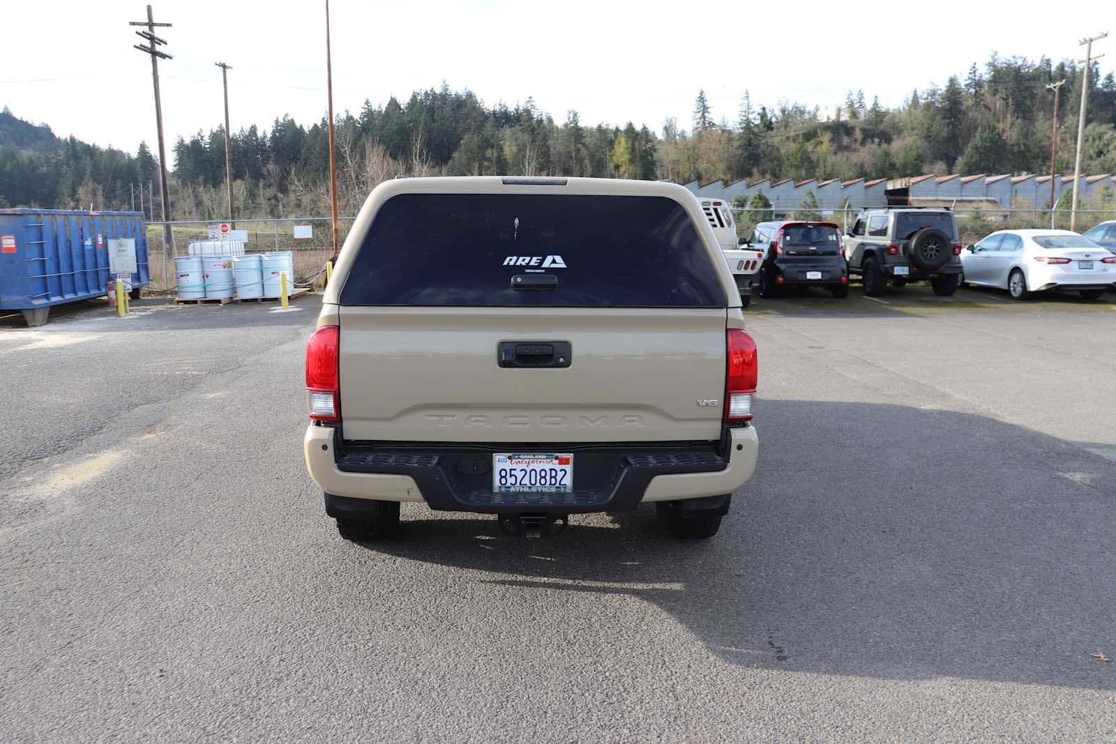 Thumbnail: 2016 Toyota Tacoma - 6