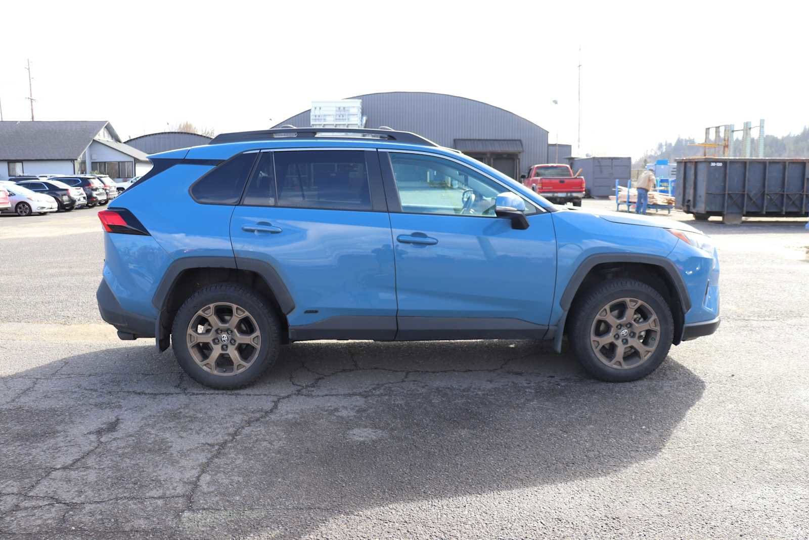 Thumbnail: 2023 Toyota RAV4 - 4