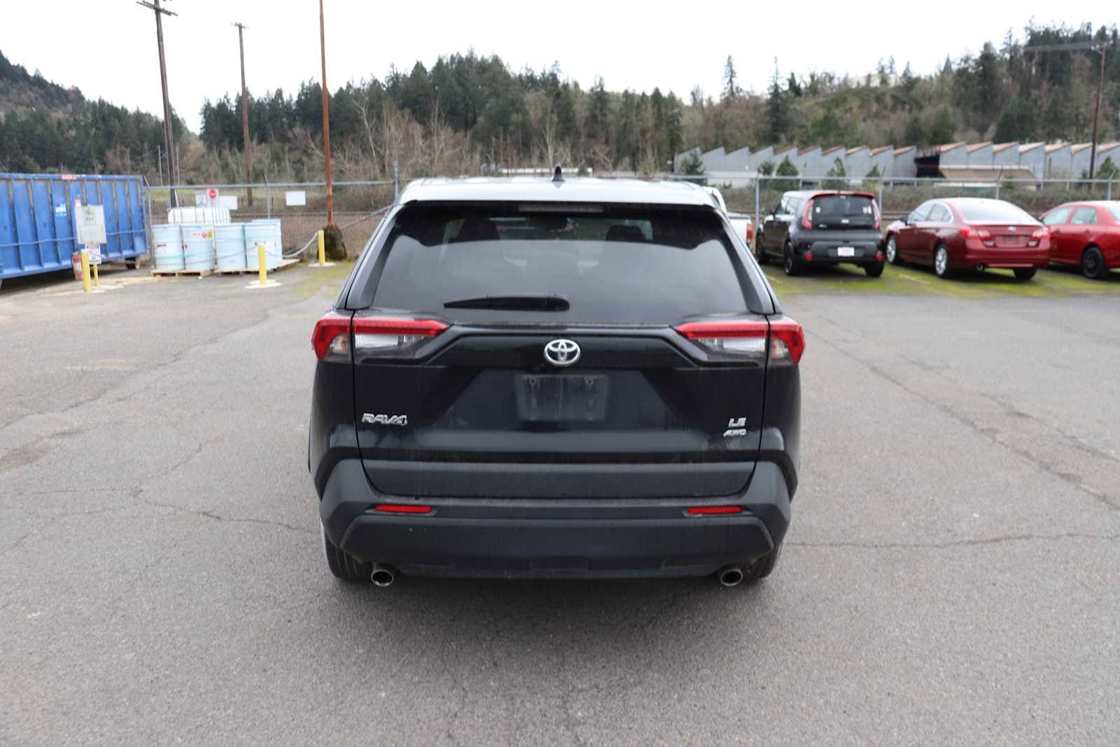 Thumbnail: 2022 Toyota RAV4 - 6