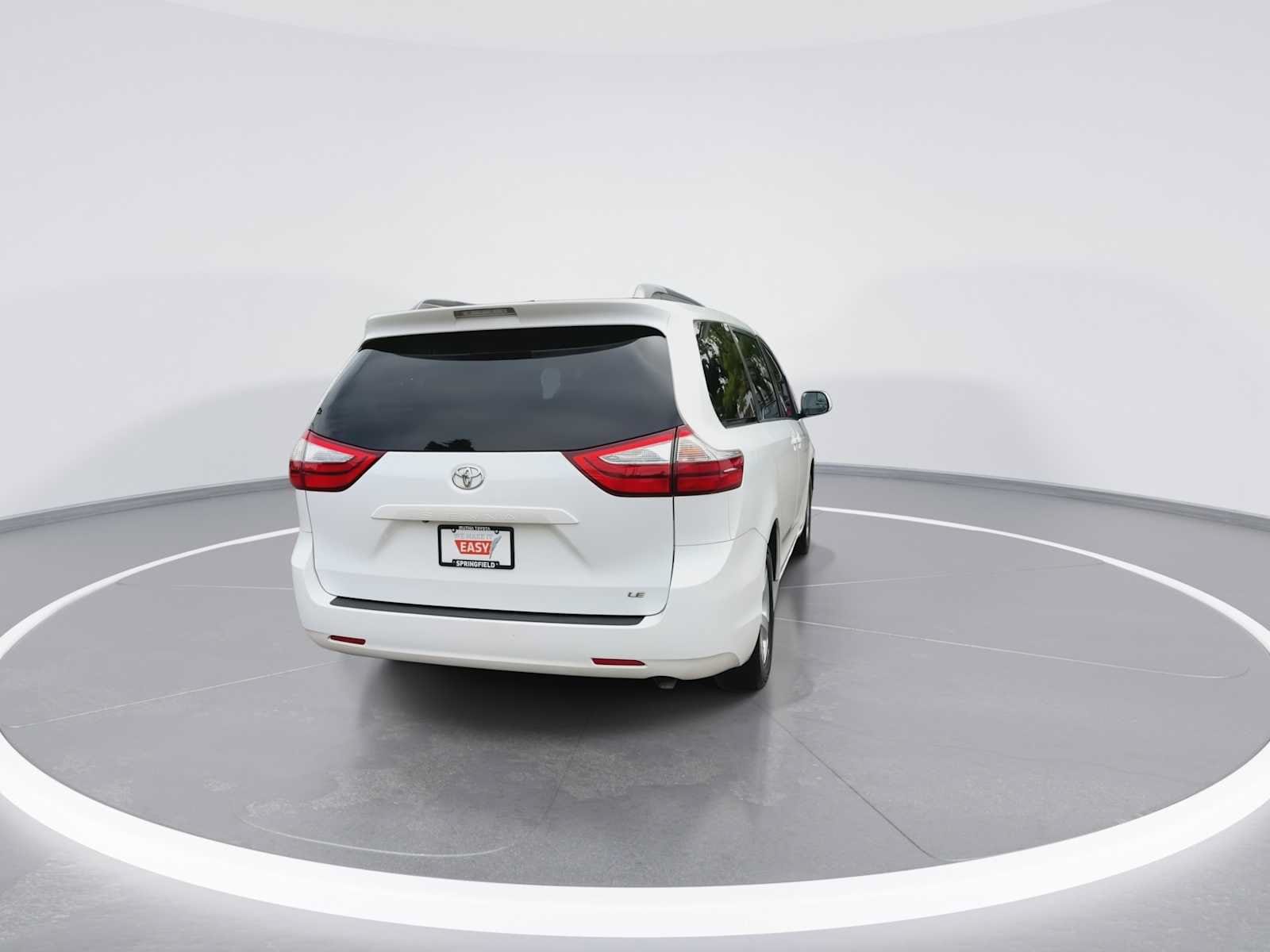 Thumbnail: 2015 Toyota Sienna - 6