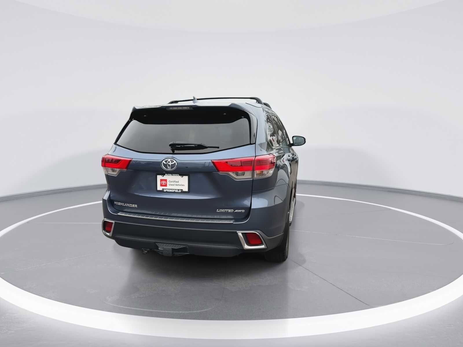 Thumbnail: 2017 Toyota Highlander - 7