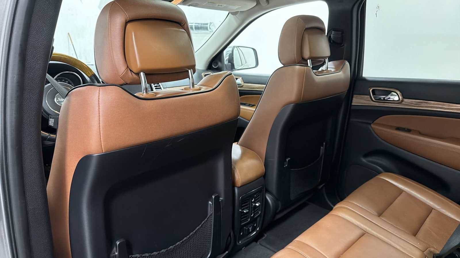 Thumbnail: 2013 Jeep Grand Cherokee - 26